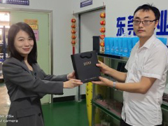 春浓三八节，，，，，，，PG电子游戏精机为整个女职工发放温馨福利